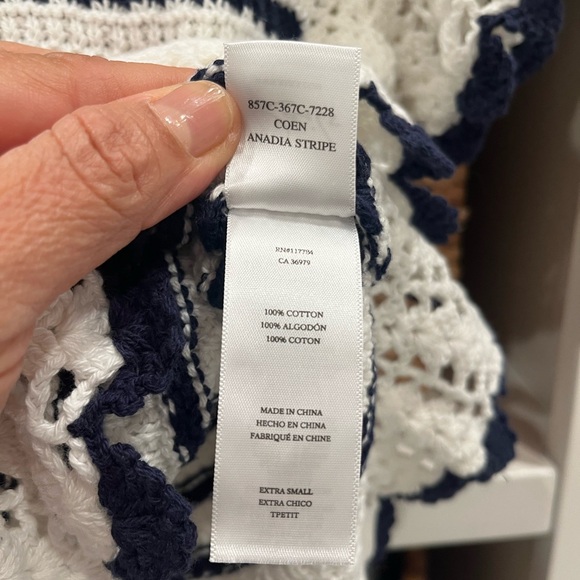 Rails navy blue  and White Ruffled Cap‎ Sleeve Blouse - Picture 5 of 6